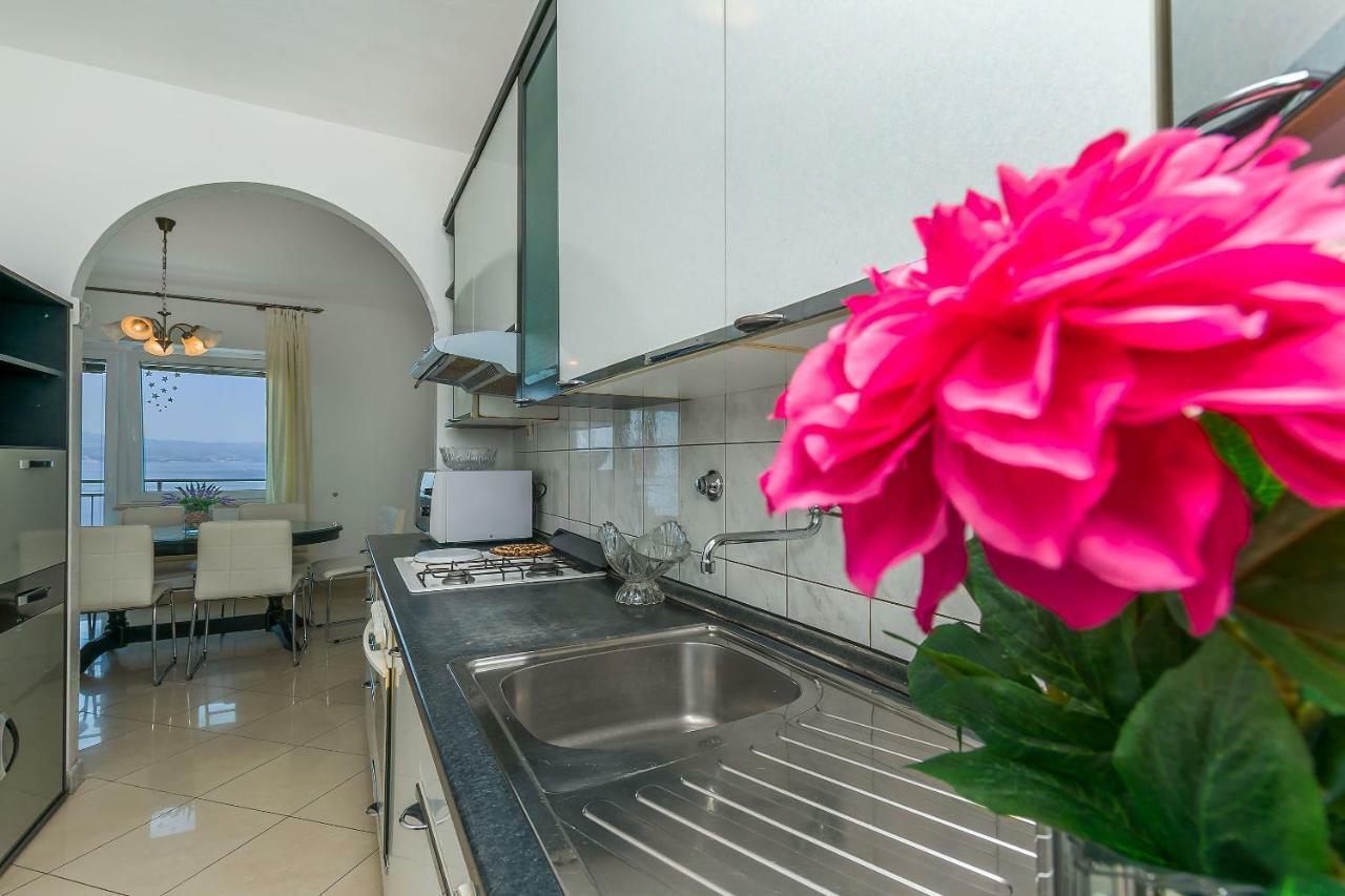 Apartment Marijana Omiš Eksteriør bilde