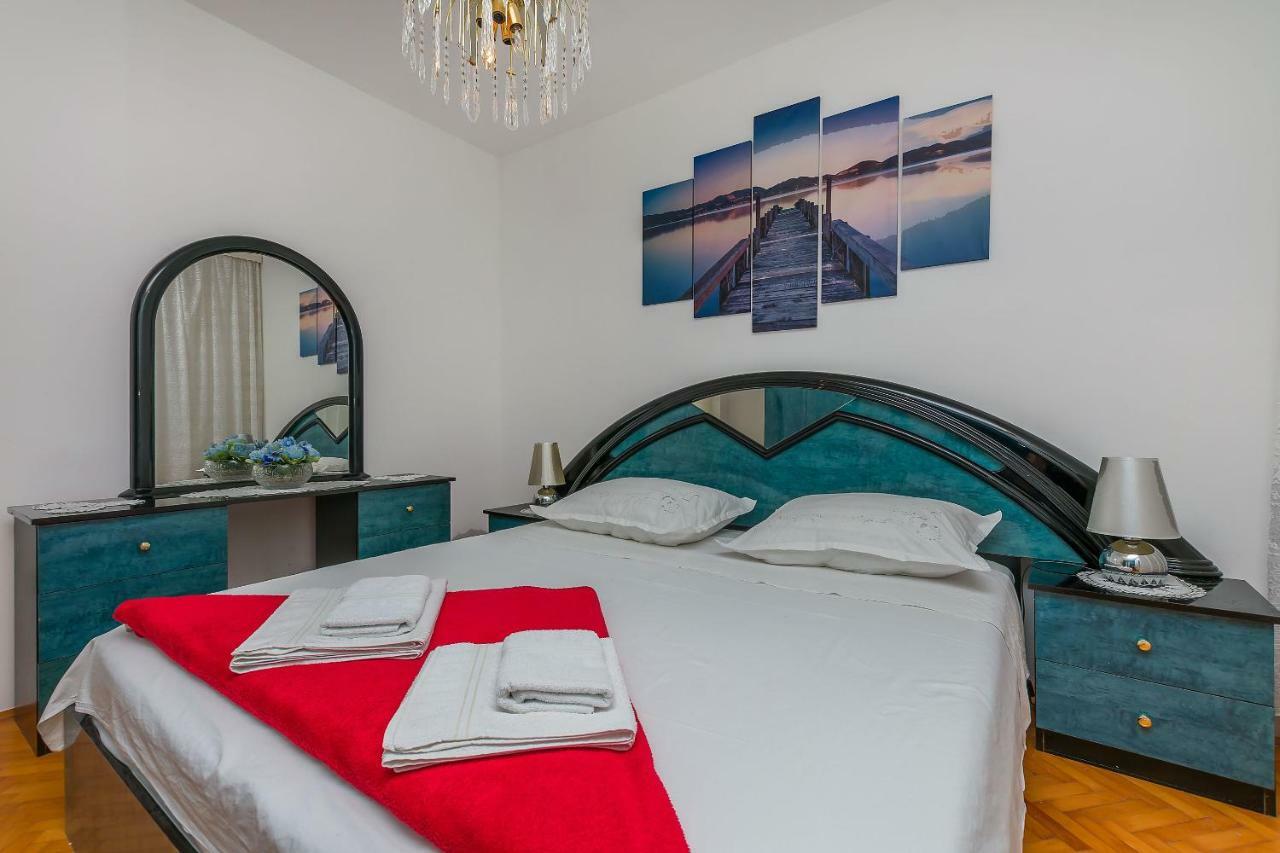 Apartment Marijana Omiš Eksteriør bilde