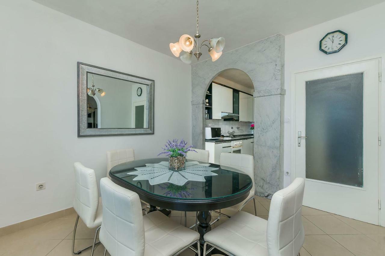 Apartment Marijana Omiš Eksteriør bilde