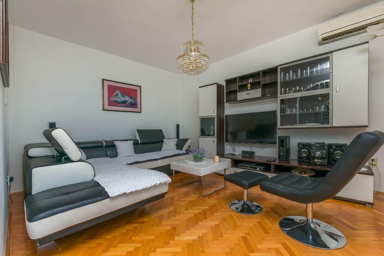 Apartment Marijana Omiš Eksteriør bilde