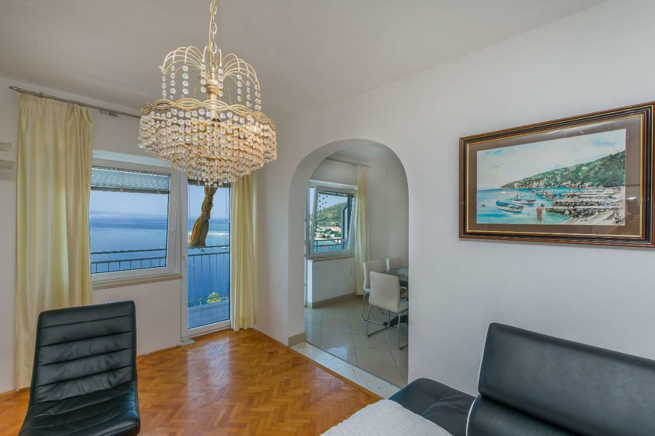 Apartment Marijana Omiš Eksteriør bilde