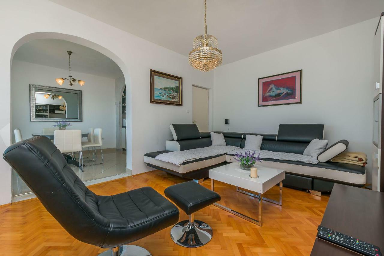 Apartment Marijana Omiš Eksteriør bilde